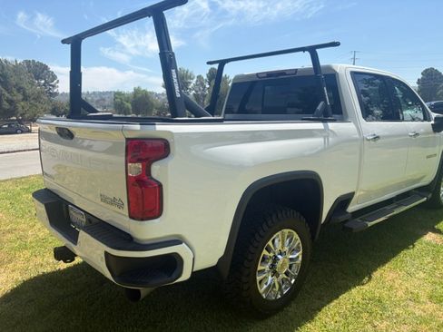 Used 2022 Chevrolet Silverado 2500 High Country w/ Safety Package II AWD/4WD image 8