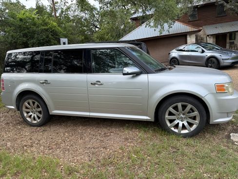 Used 2011 Ford Flex Limited FWD image 10
