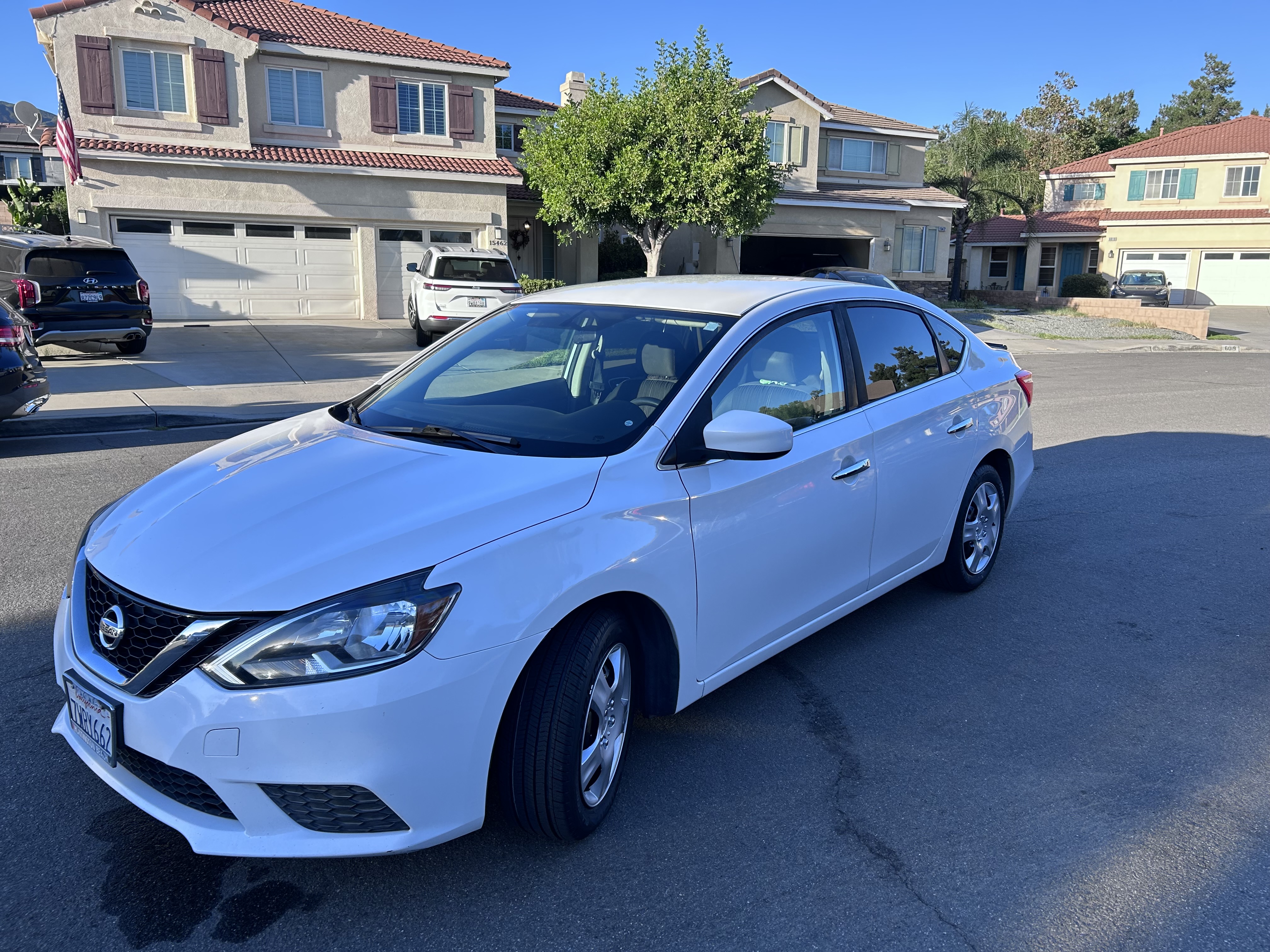 Used 2017 Nissan Sentra SV FWD image 2
