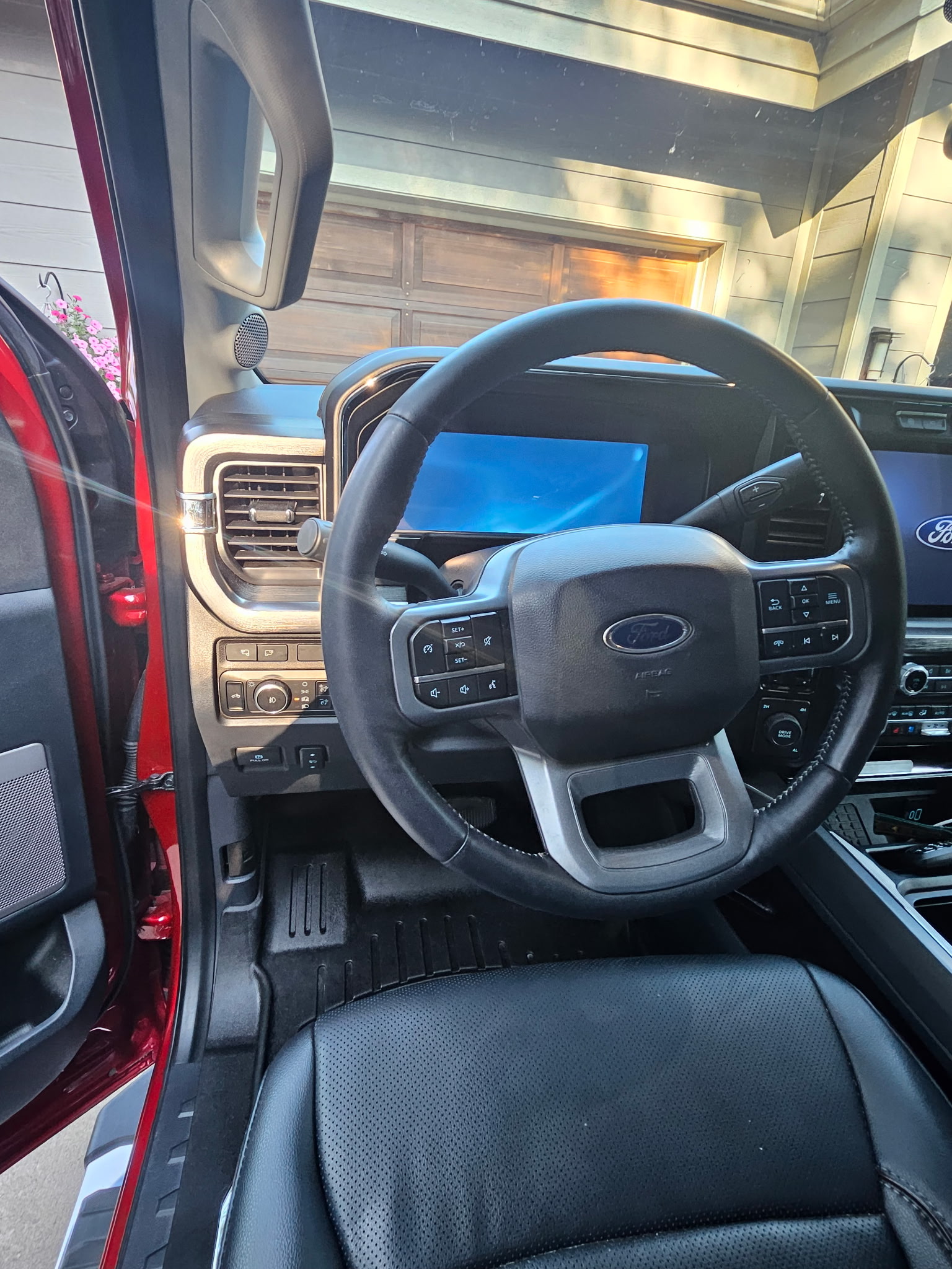 Used 2024 Ford F350 Lariat AWD/4WD image 12