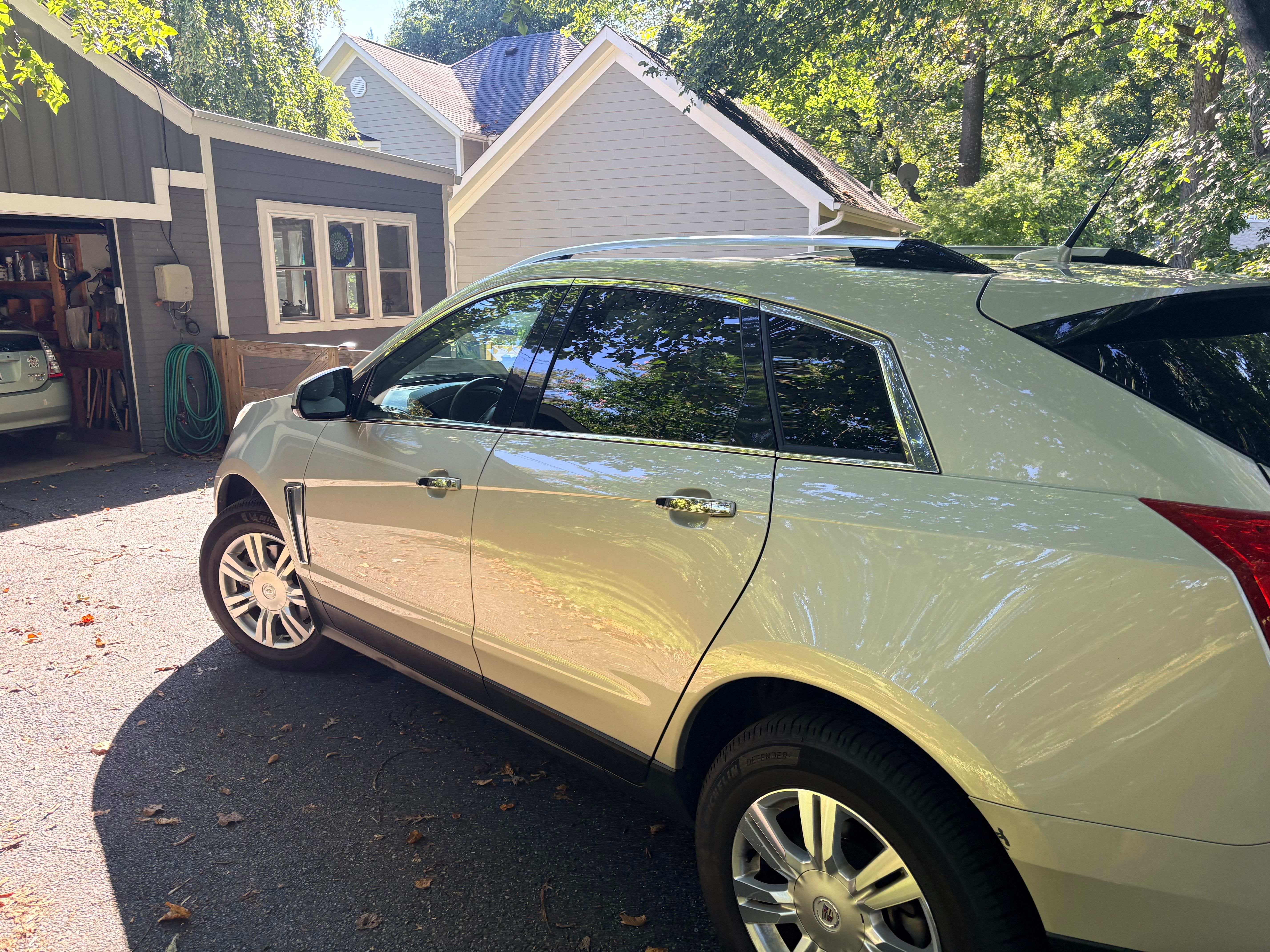 Used 2013 Cadillac SRX Luxury w/ Driver Awareness Package FWD image 16