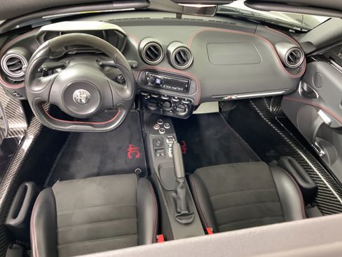 Used 2018 Alfa Romeo 4C Spider RWD image 22