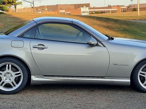 Used 2004 Mercedes-Benz SLK 32 AMG image 6