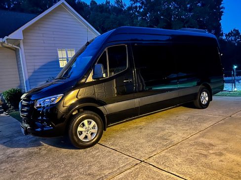 Used 2023 Mercedes-Benz Sprinter 2500 image 11