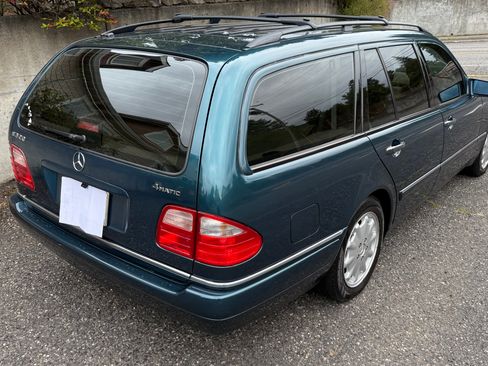 Used 1999 Mercedes-Benz E 320 4MATIC Wagon image 2