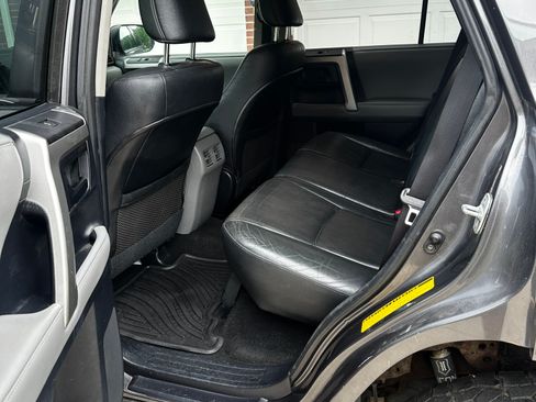 Used 2010 Toyota 4Runner SR5 AWD/4WD image 10
