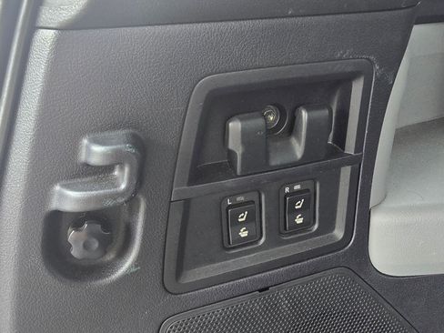 Used 2014 Toyota Sequoia Limited image 26