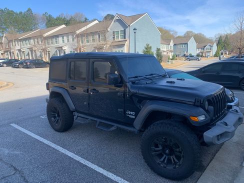 Used 2018 Jeep Wrangler Unlimited Sport S image 10