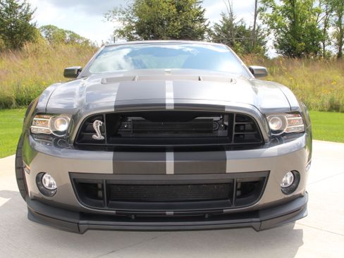 Used 2013 Ford Mustang Shelby GT500 RWD image 4
