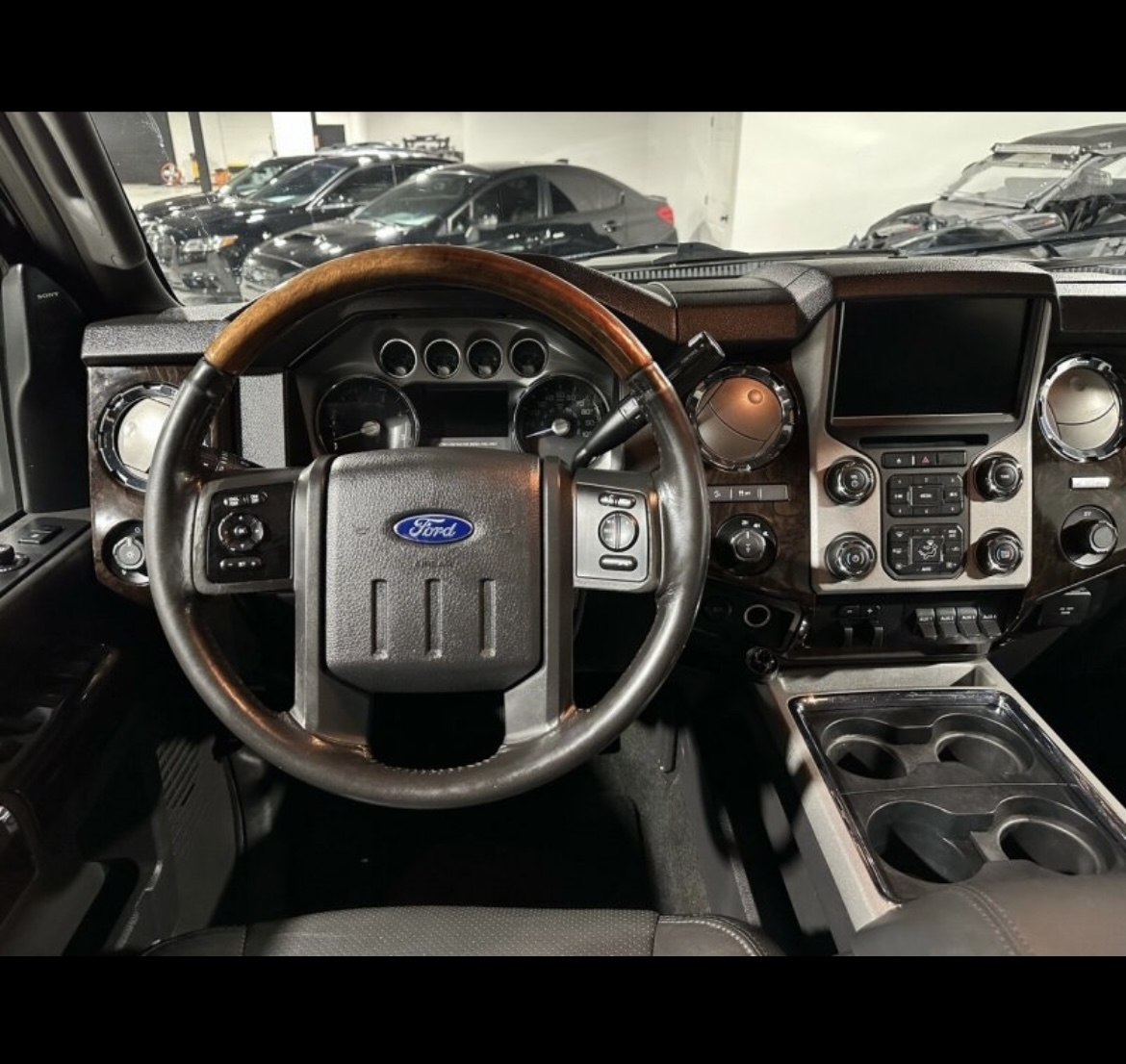 Used 2016 Ford F350 Platinum w/ FX4 Off-Road Package AWD/4WD image 8