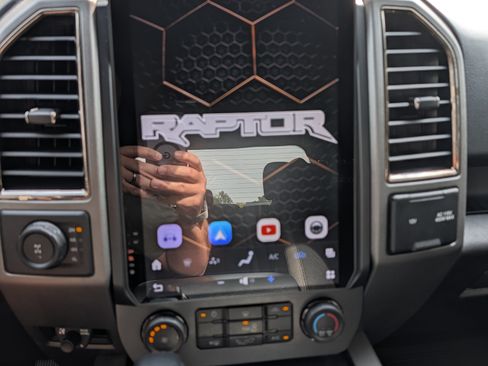Used 2019 Ford F150 Raptor AWD/4WD image 17