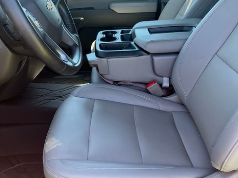 Used 2024 Chevrolet Silverado 1500 LT w/ Leather Package AWD/4WD image 15