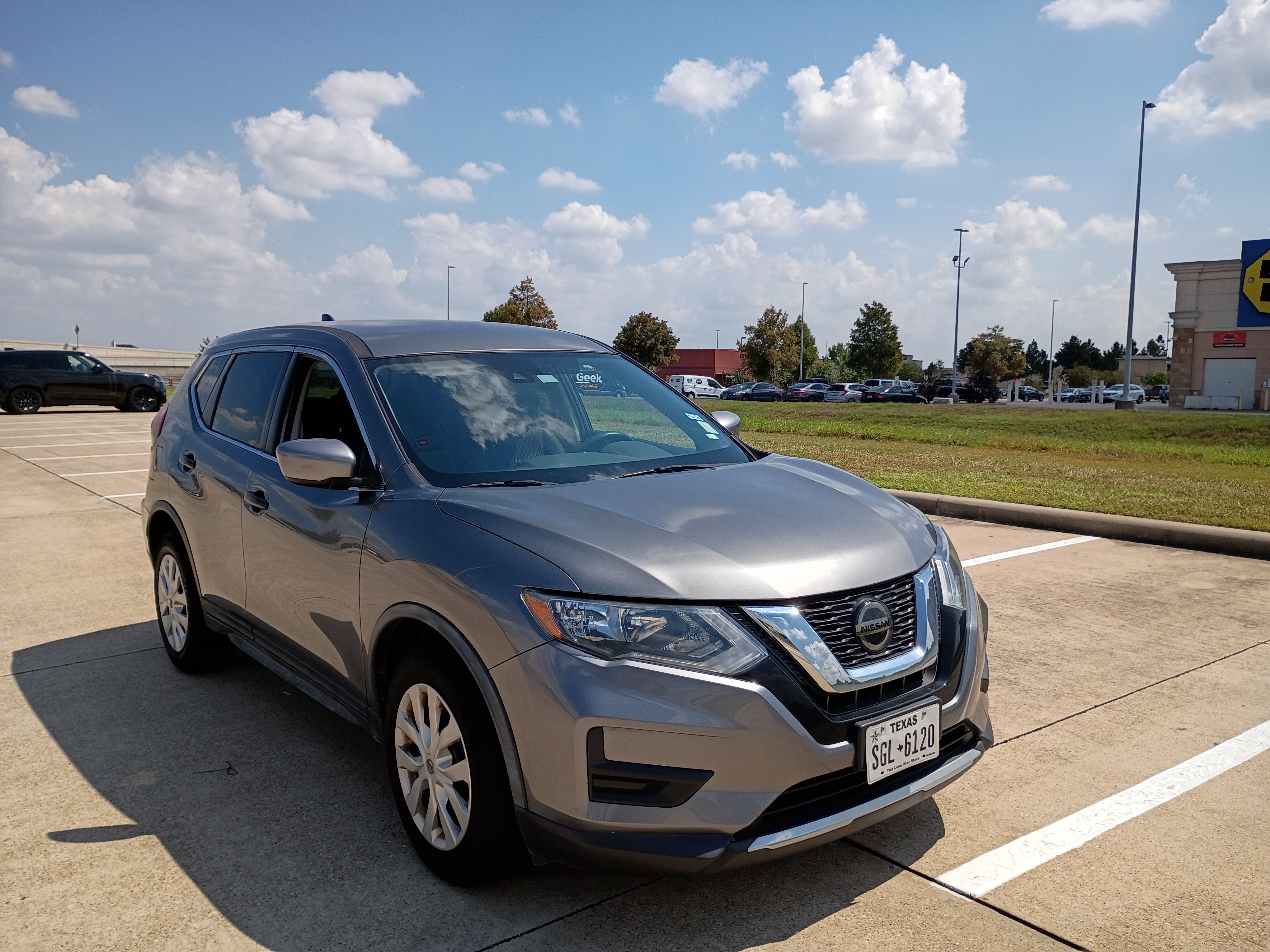 Used 2020 Nissan Rogue S FWD image 8