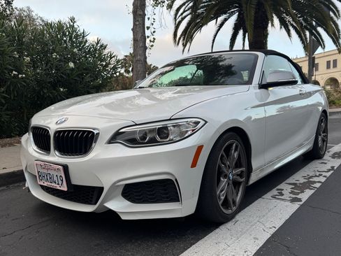 Used 2015 BMW M235i Convertible RWD image 5