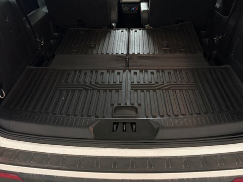 Used 2025 Ford Explorer Active w/ Active Comfort Package AWD/4WD image 9