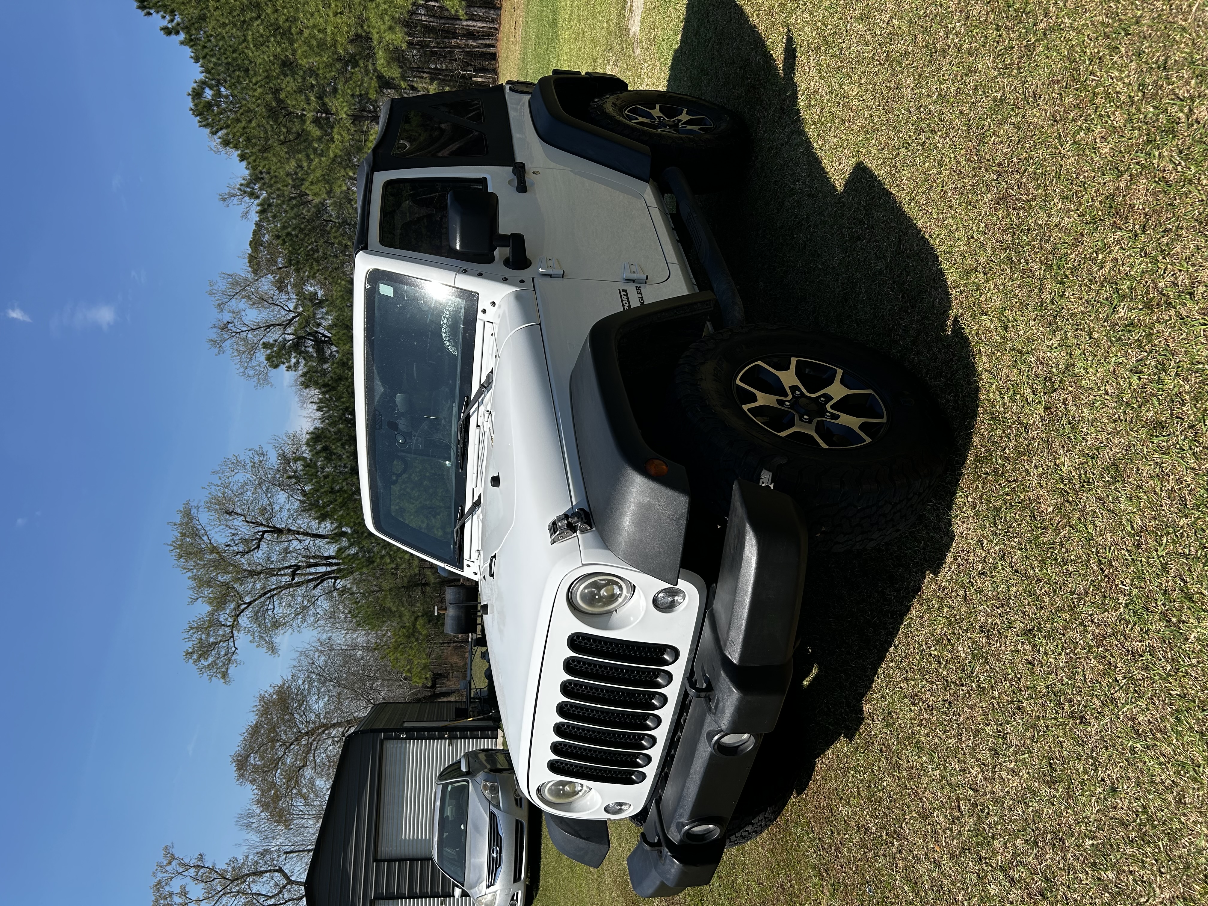 Used 2016 Jeep Wrangler Sport w/ Connectivity Group AWD/4WD image 21