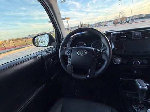 Used 2019 Toyota 4Runner TRD Off-Road Premium image 15