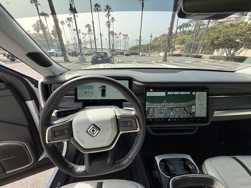 Used 2022 Rivian R1T Launch Edition image 15