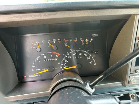 Used 1994 GMC Yukon Sport Utility 2D image 26