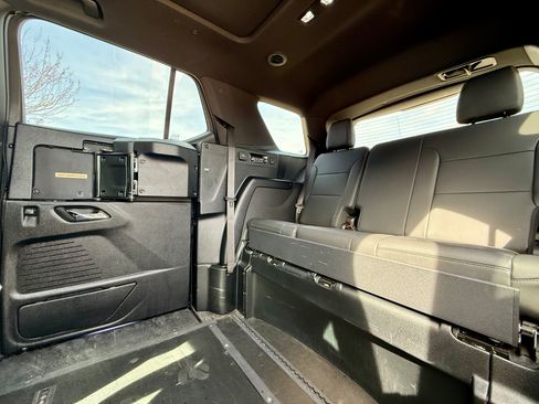 Used 2022 Chevrolet Traverse LT w/ LT Premium Package image 11