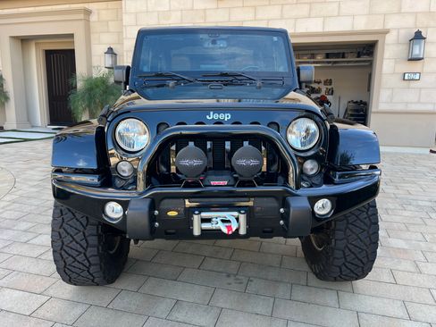 Used 2014 Jeep Wrangler Rubicon w/ Power Convenience Group image 4