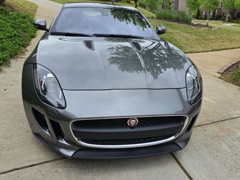 Used 2017 Jaguar F-TYPE Coupe image 5