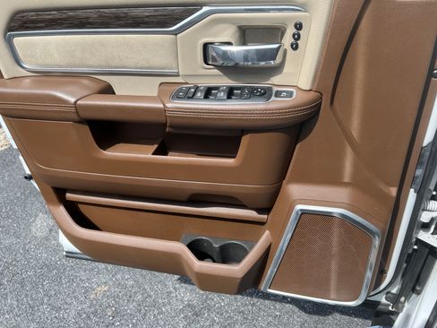 Used 2020 RAM 3500 Laramie image 16