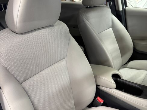 Used 2017 Honda HR-V EX image 11