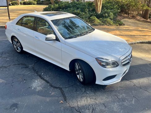 Used 2015 Mercedes-Benz E 350 Sedan image 4