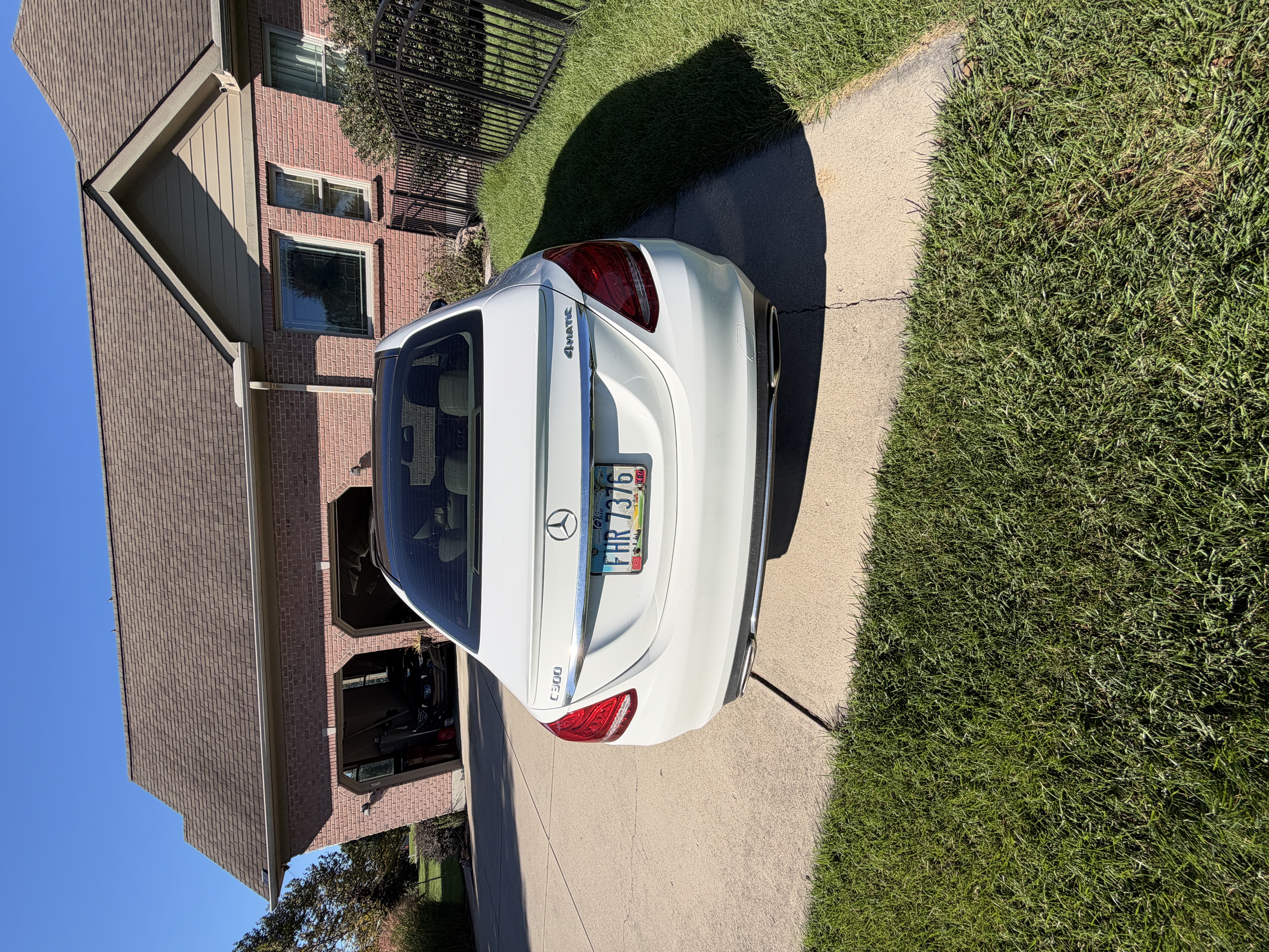 Used 2016 Mercedes-Benz C 300 4MATIC Sedan image 4