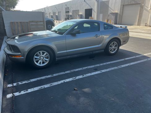 Used 2008 Ford Mustang Premium image 9