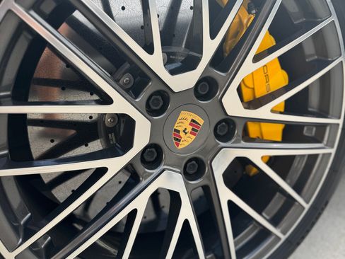 Used 2021 Porsche 911 Turbo S image 15