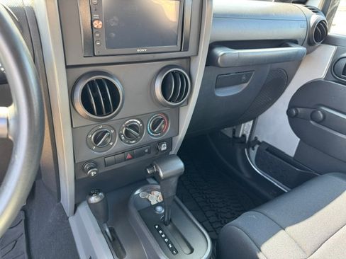 Used 2008 Jeep Wrangler X AWD/4WD image 9