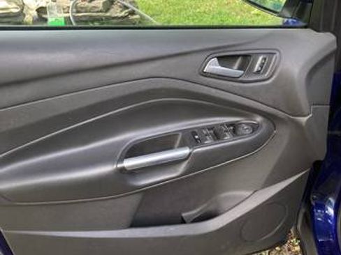 Used 2015 Ford Escape SE w/ Equipment Group 201A image 9