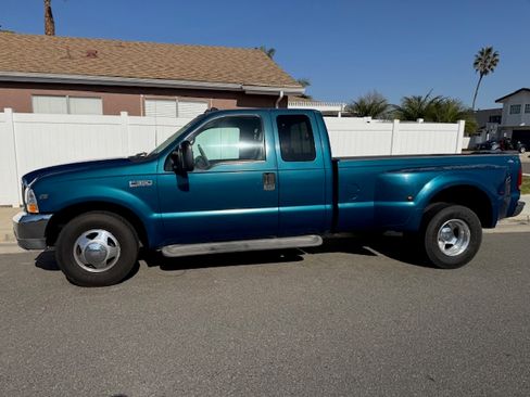 Used 2000 Ford F350 2WD SuperCab DRW Super Duty image 1