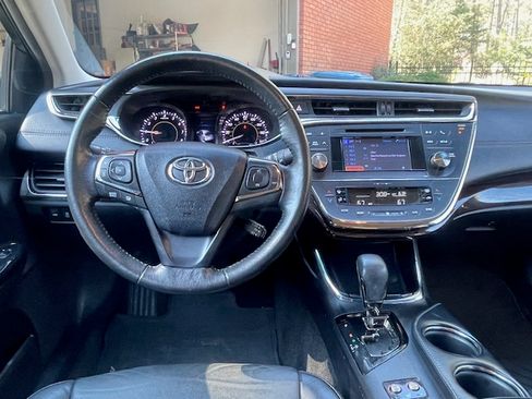 Used 2013 Toyota Avalon XLE image 2