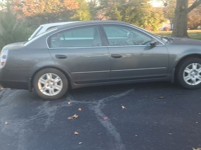Used 2005 Nissan Altima 2.5 S w/ (S02) Side Airbags Pkg