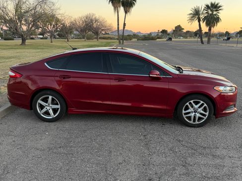 Used 2014 Ford Fusion SE image 9