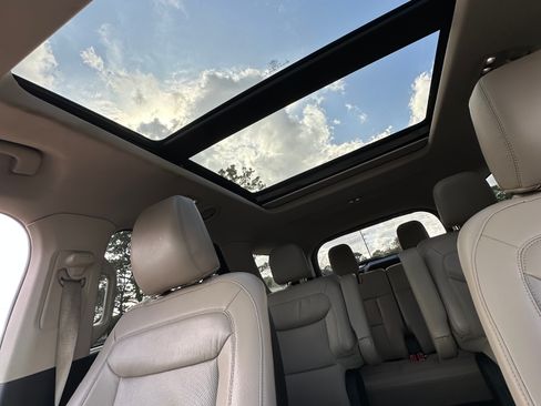 Used 2020 Ford Explorer Limited image 18