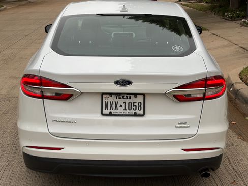 Used 2019 Ford Fusion SE image 6