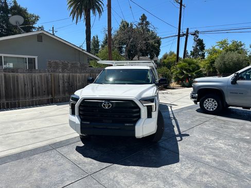 Used 2022 Toyota Tundra SR5 w/ SR5 Convenience Package RWD image 15