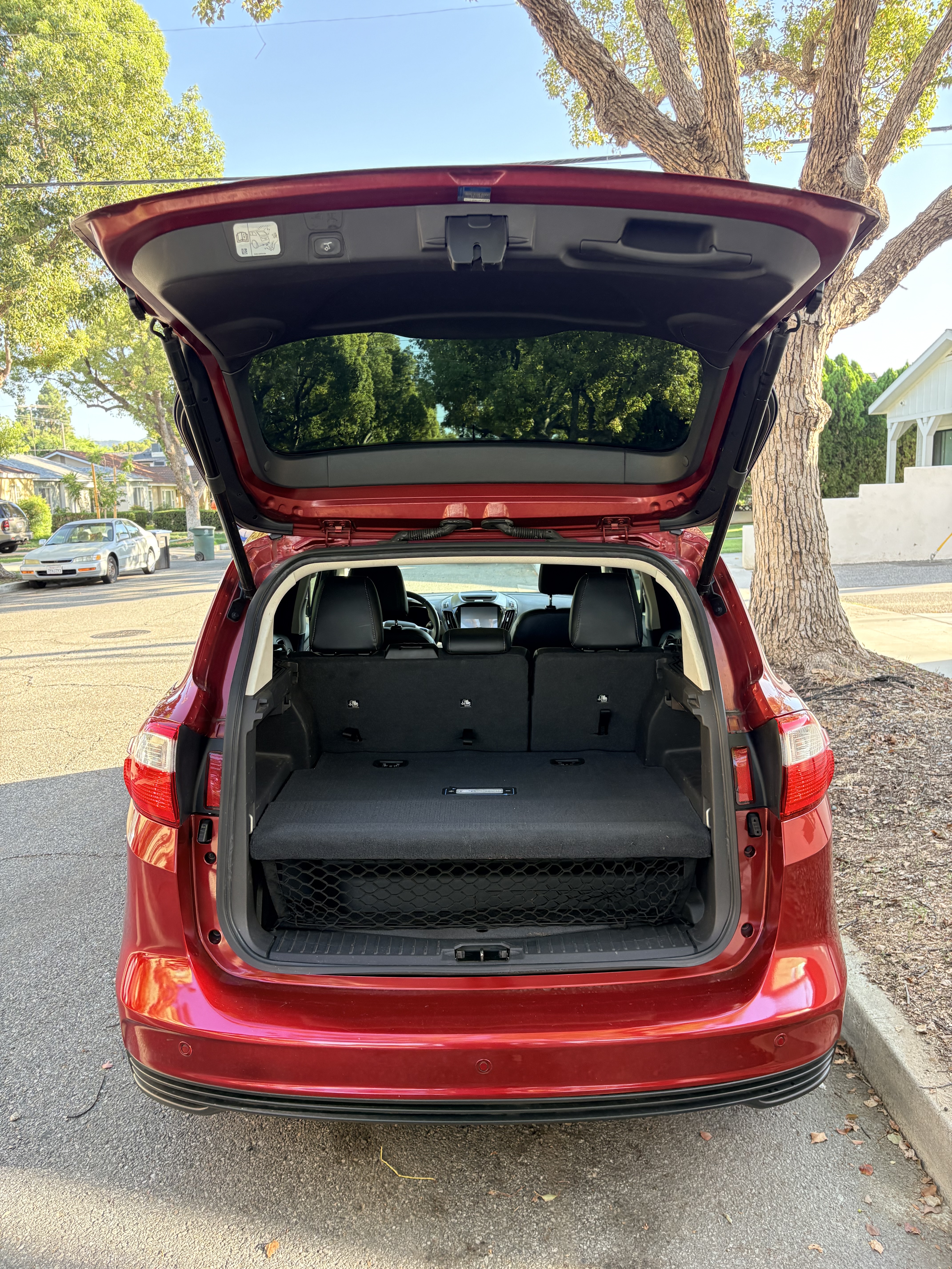 Used 2016 Ford C-MAX Energi SEL w/ Equipment Group 302A FWD image 16