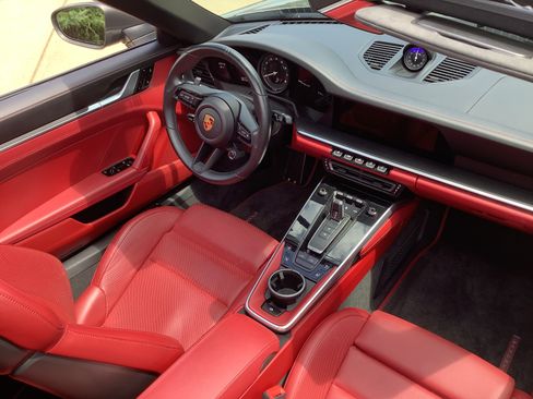 Used 2021 Porsche 911 AWD/4WD image 27