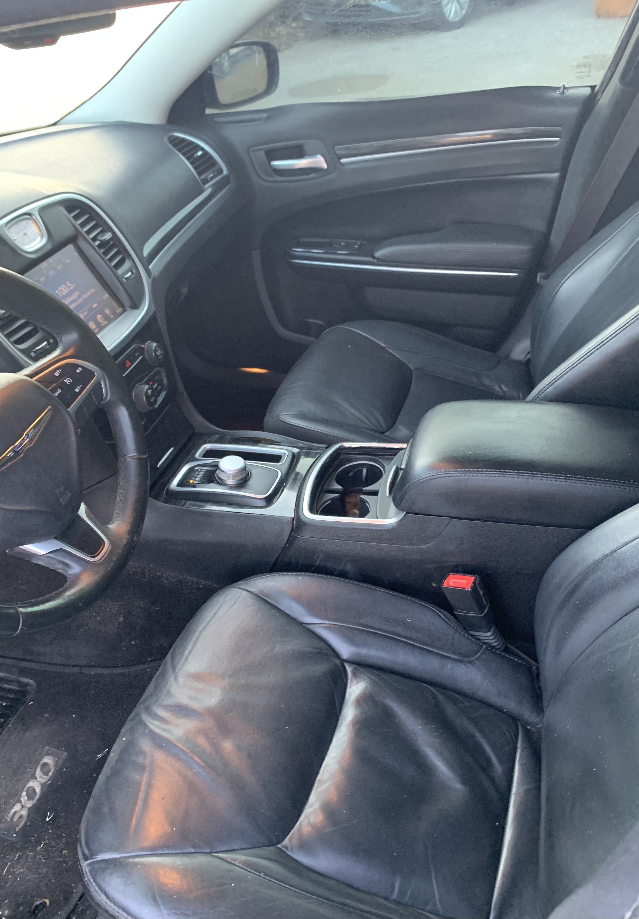 Used 2016 Chrysler 300 Limited RWD image 10