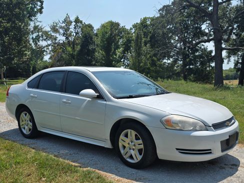 Used 2012 Chevrolet Impala LT w/ LT Sunroof Package FWD image 5