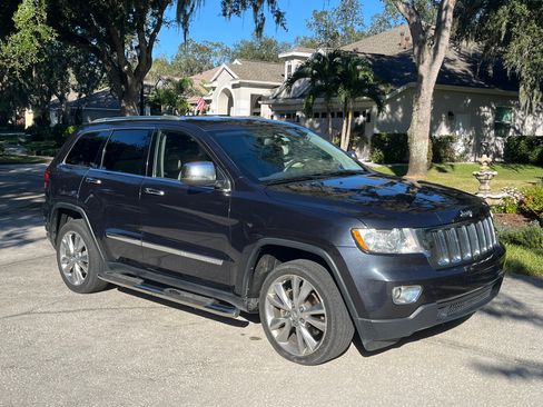 Used 2012 Jeep Grand Cherokee Laredo RWD image 5