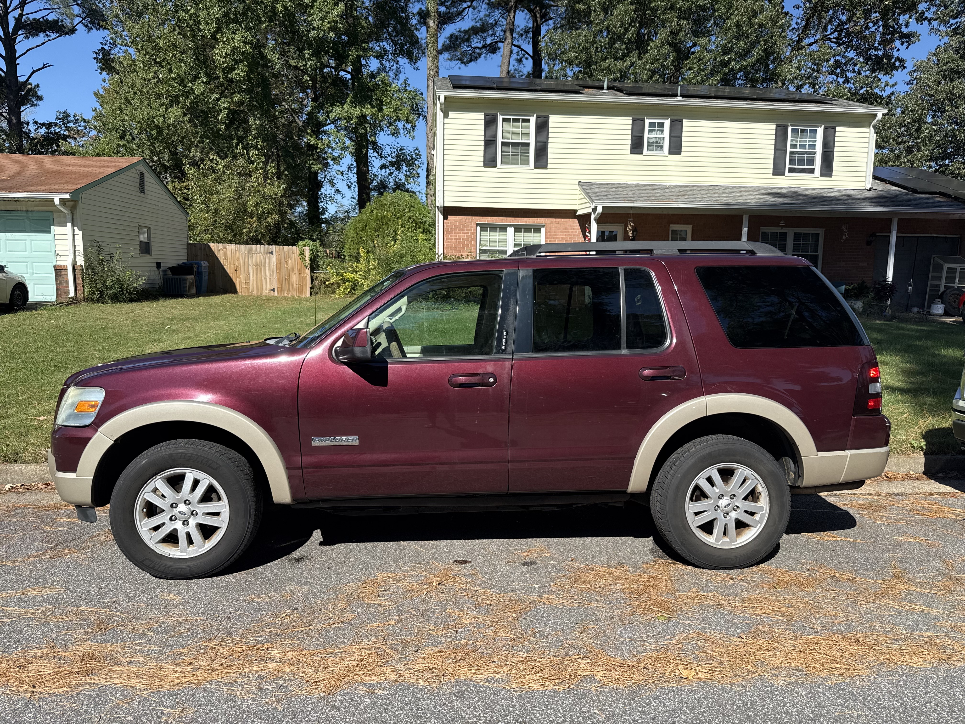 Used 2008 Ford Explorer Eddie Bauer AWD/4WD image 8