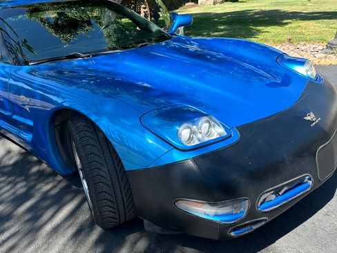 Used 1999 Chevrolet Corvette Coupe w/ Lighting Pkg RWD image 25