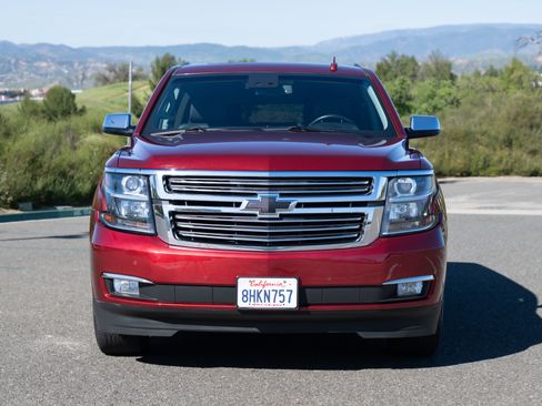 Used 2018 Chevrolet Suburban Premier image 6