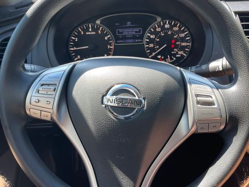 Used 2016 Nissan Altima 2.5 S w/ Power Driver Seat Package FWD image 5